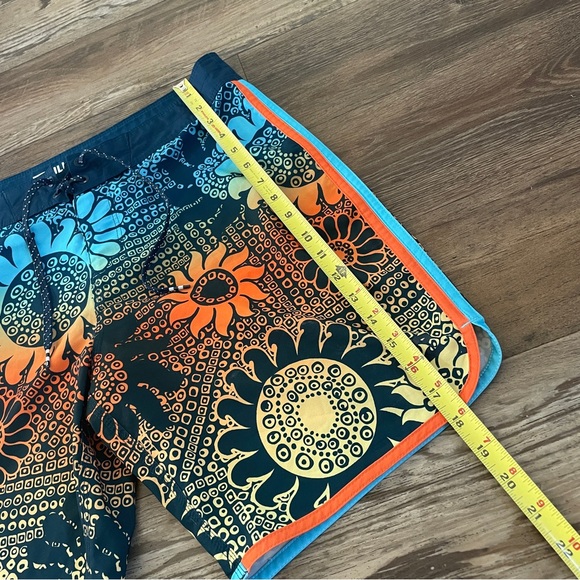 Billabong Airlite board shorts 30 - Picture 2 of 7